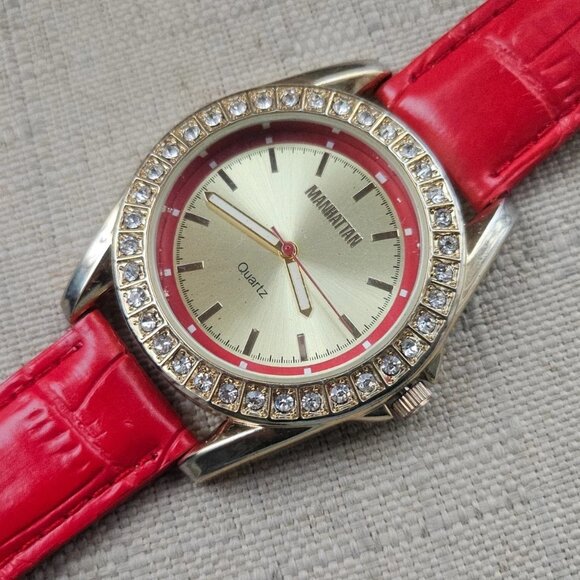 Croton Manhattan Women Wristwatch Red Leather Strap Analog Watch Holidays - Picture 2 of 13